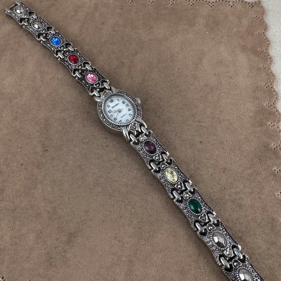 Women's Gruen II Watch with Crystal Accents Gold Tone link Bracelet - Picture 9 of 9